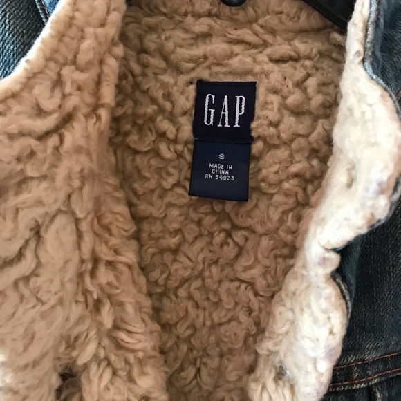 Gap Jean jacket - Picture 2 of 4